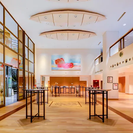 费尔蒙特莱蒙特勒宫酒店 酒店