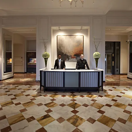 费尔蒙特莱蒙特勒宫酒店 5* 蒙特勒