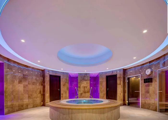 Fairmont Le Palace 5*